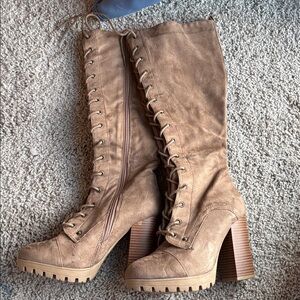 Tan Knee-High Lace-Up Boots Size 6.5